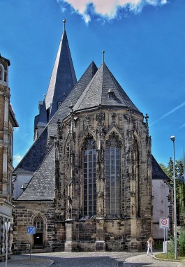 DCG Halle gGmbH International Institute