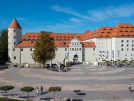 DCG Halle gGmbH International Institute